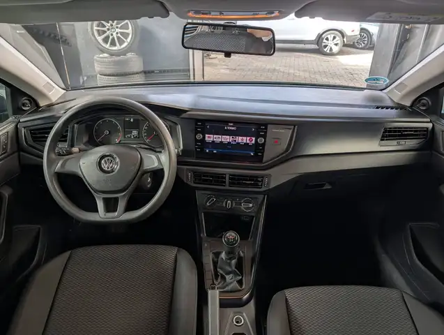 Volkswagen Polo view 6
