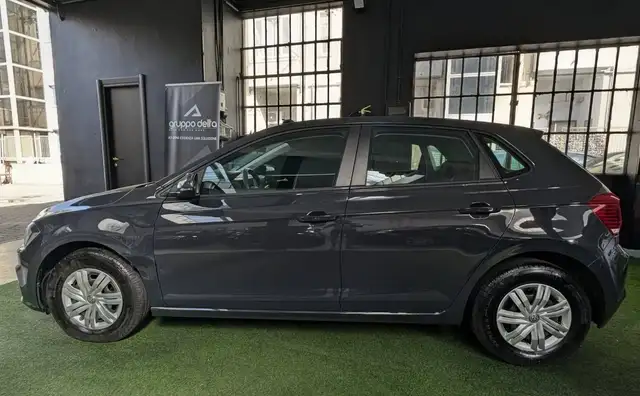 Volkswagen Polo view 2