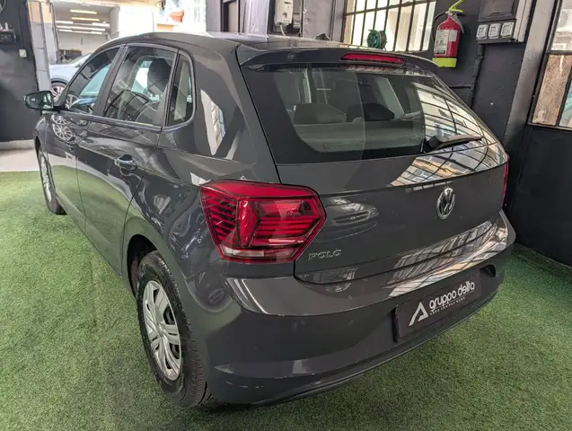 Volkswagen Polo view 3