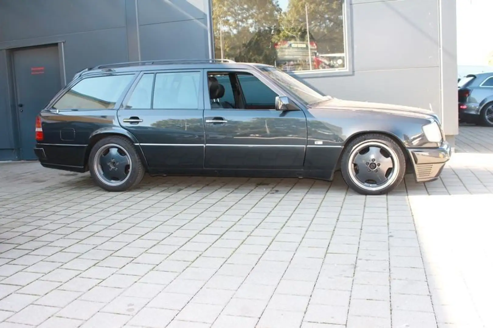 Mercedes-Benz E 300 TE Lorinser Spoilerpacket Negru - 2