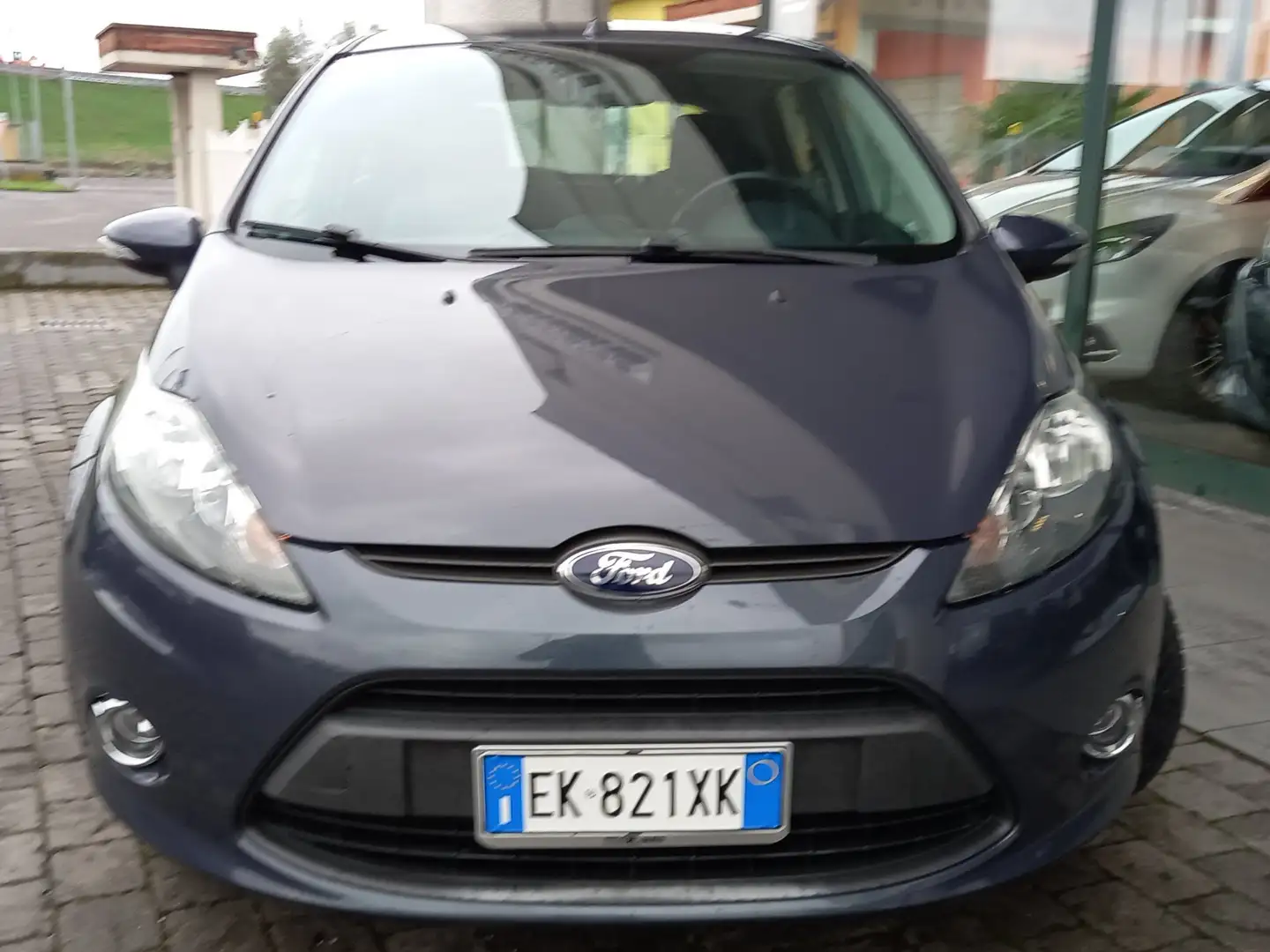 Ford Fiesta Fiesta 5p 1.4 16v Ikon Gpl Gris - 2