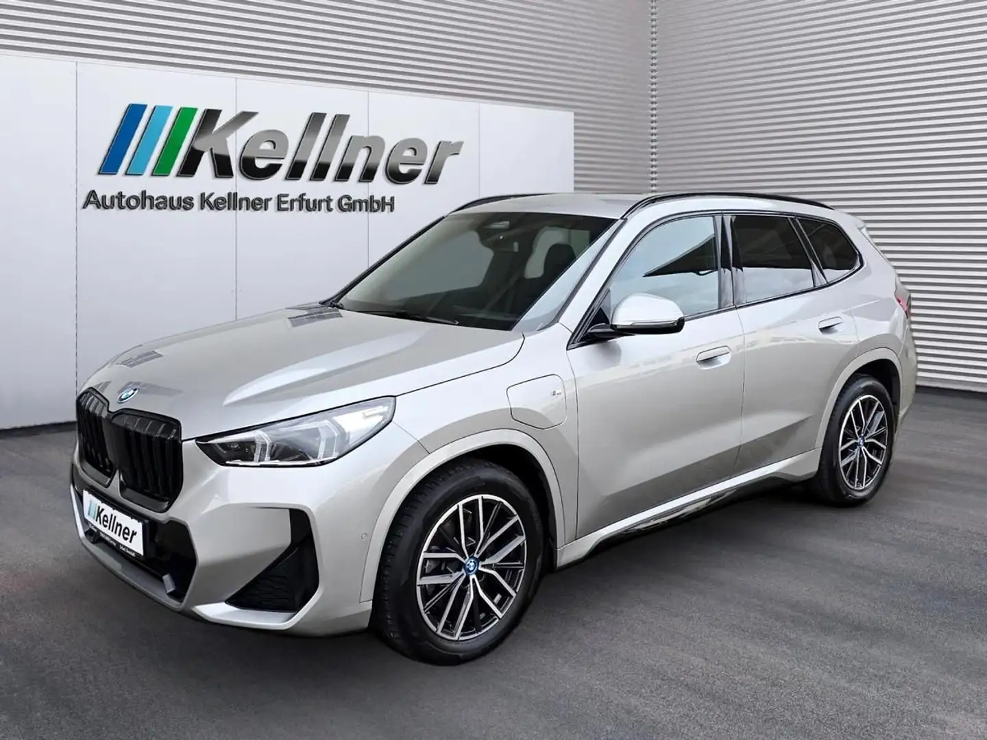 BMW X1 xDr. 25e M-Sport AHK+R-Kamera+ACC+Massage Silber - 2