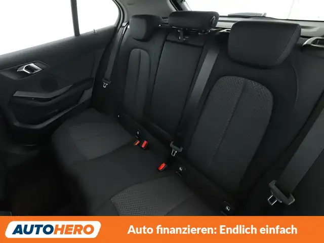 BMW 1 Series view 14