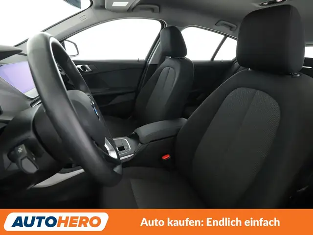 BMW 1 Series view 10