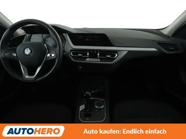 BMW 1 Series view 12