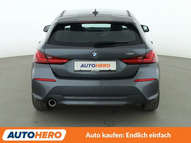 BMW 1 Series view 5