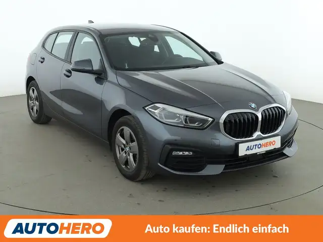 BMW 1 Series view 8
