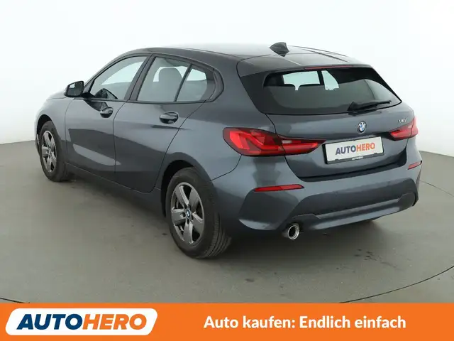 BMW 1 Series view 4