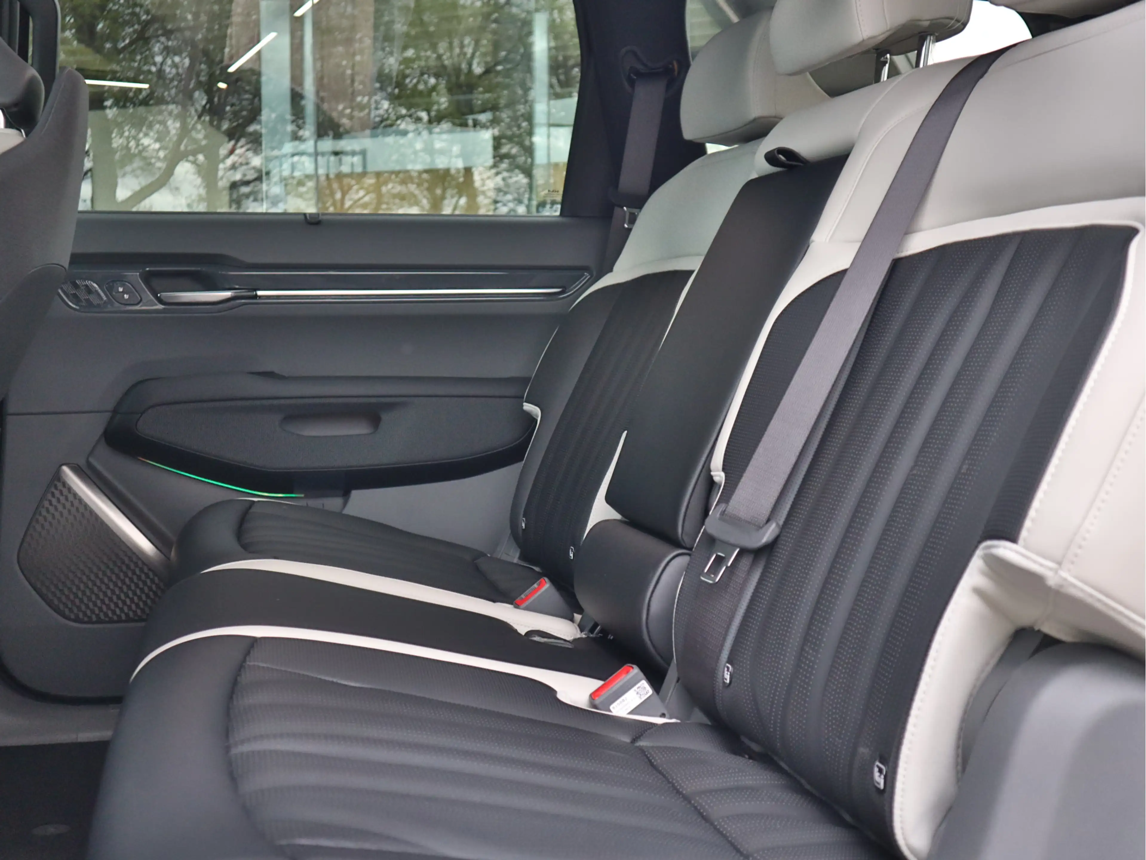 Kia EV9 GT-Line AWD 99.8 kWh Navi+BT+360Cam Massage+koelin — photo 10