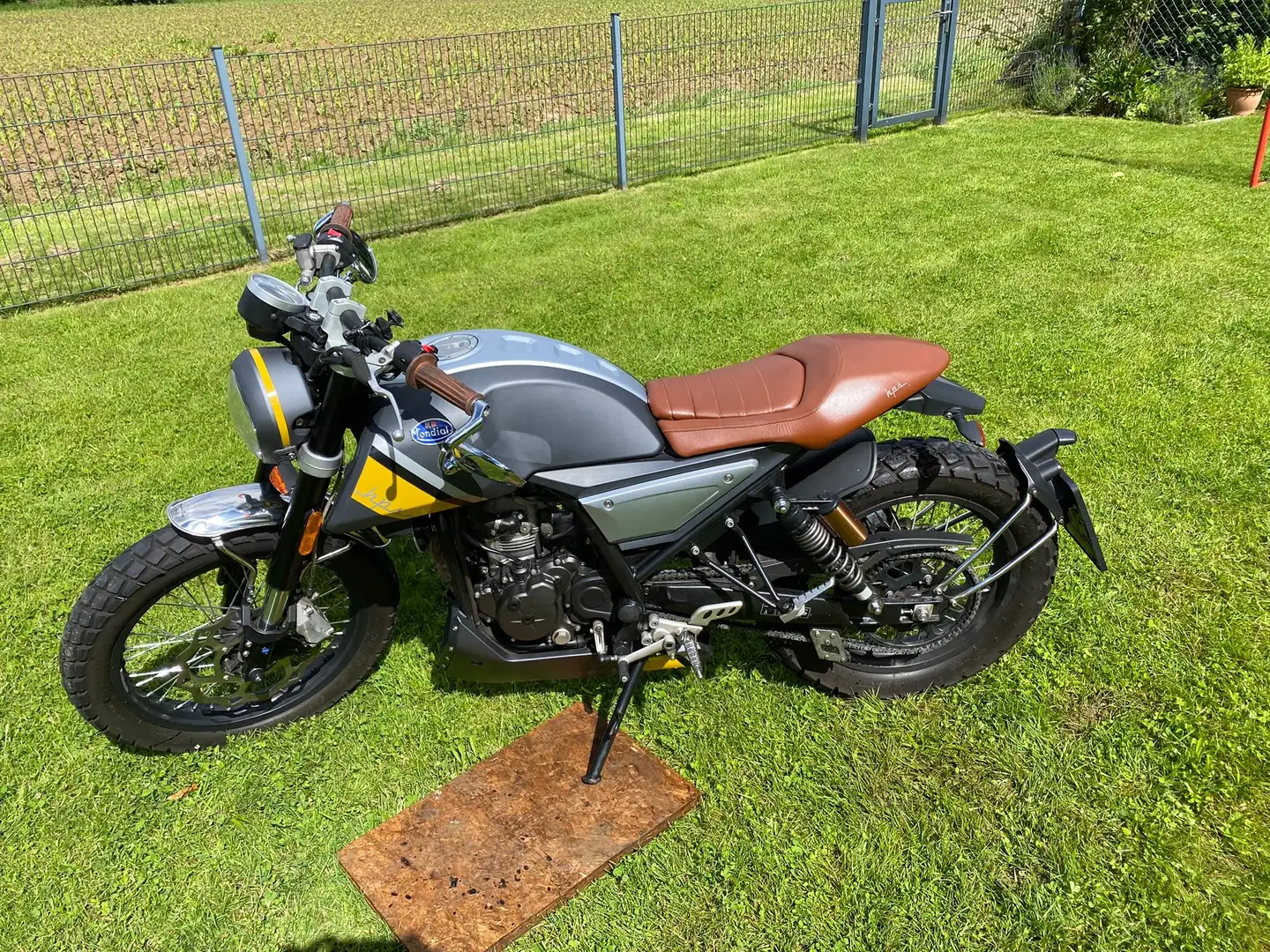Mondial HPS 125i Gris - 1
