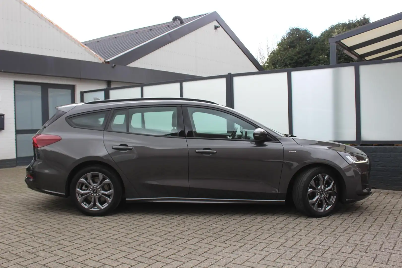 Ford Focus Wagon 1.0 EcoBoost Hybrid ST Line X Driver Assista - 2
