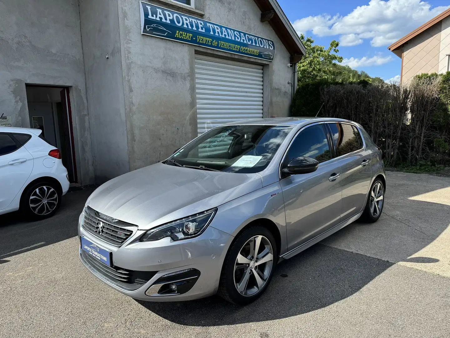 Peugeot 308 1.2 ESSENCE 130CH GT LINE S\u0026S 5P Gris - 1