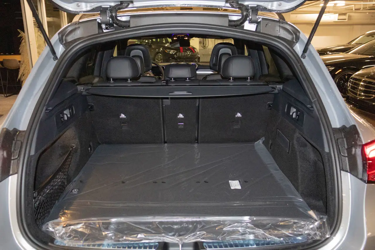 Mercedes-Benz GLC снимка Mercedes-Benz GLC