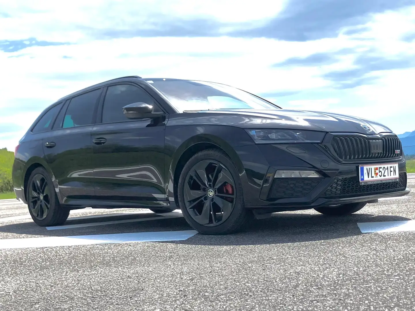 Skoda Octavia Octavia Combi 2,0 TDI RS DSG RS Schwarz - 2
