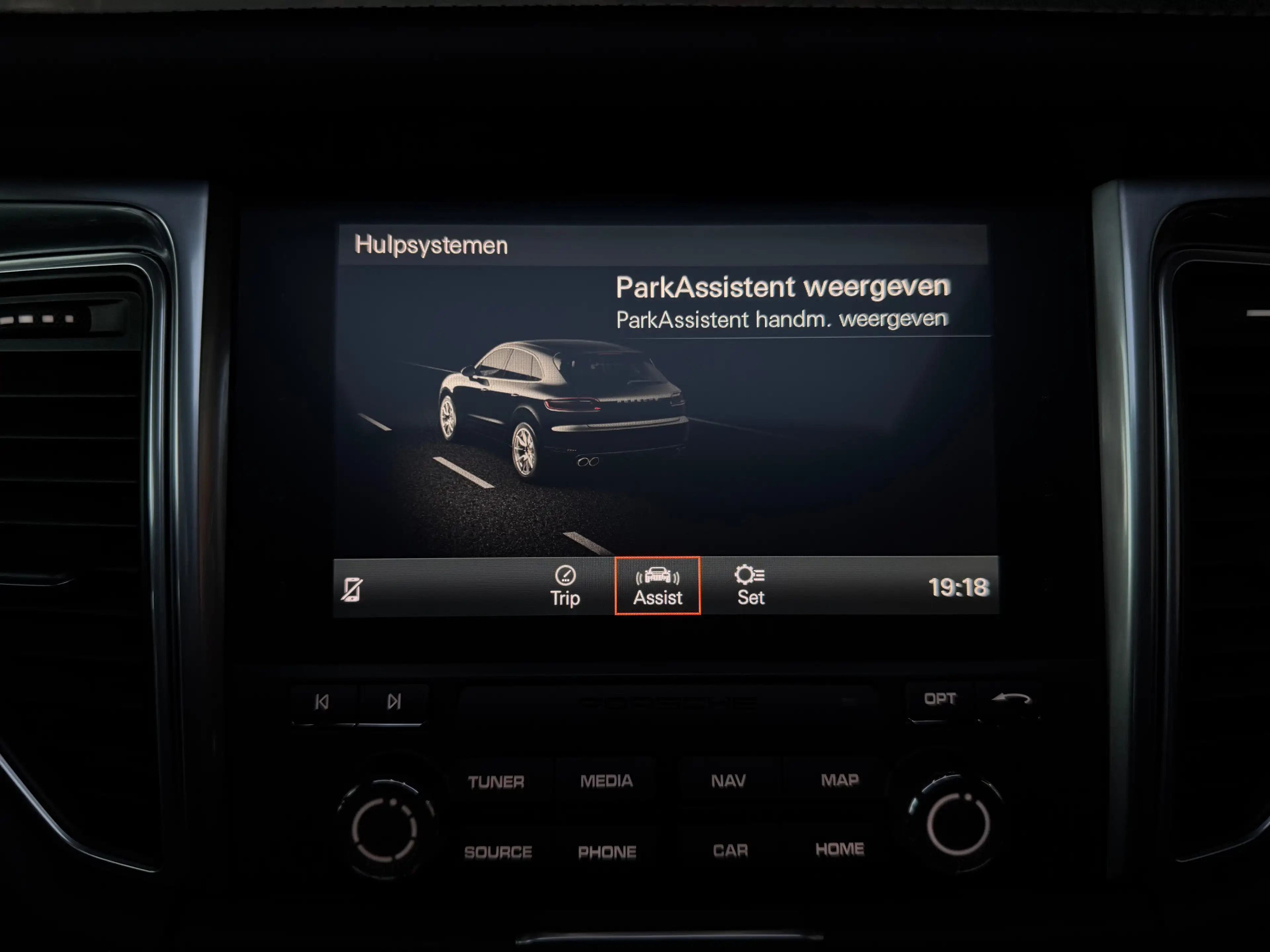 Porsche Macan Macan GTS 3.0 V6 Bi-Turbo PDK — photo 11