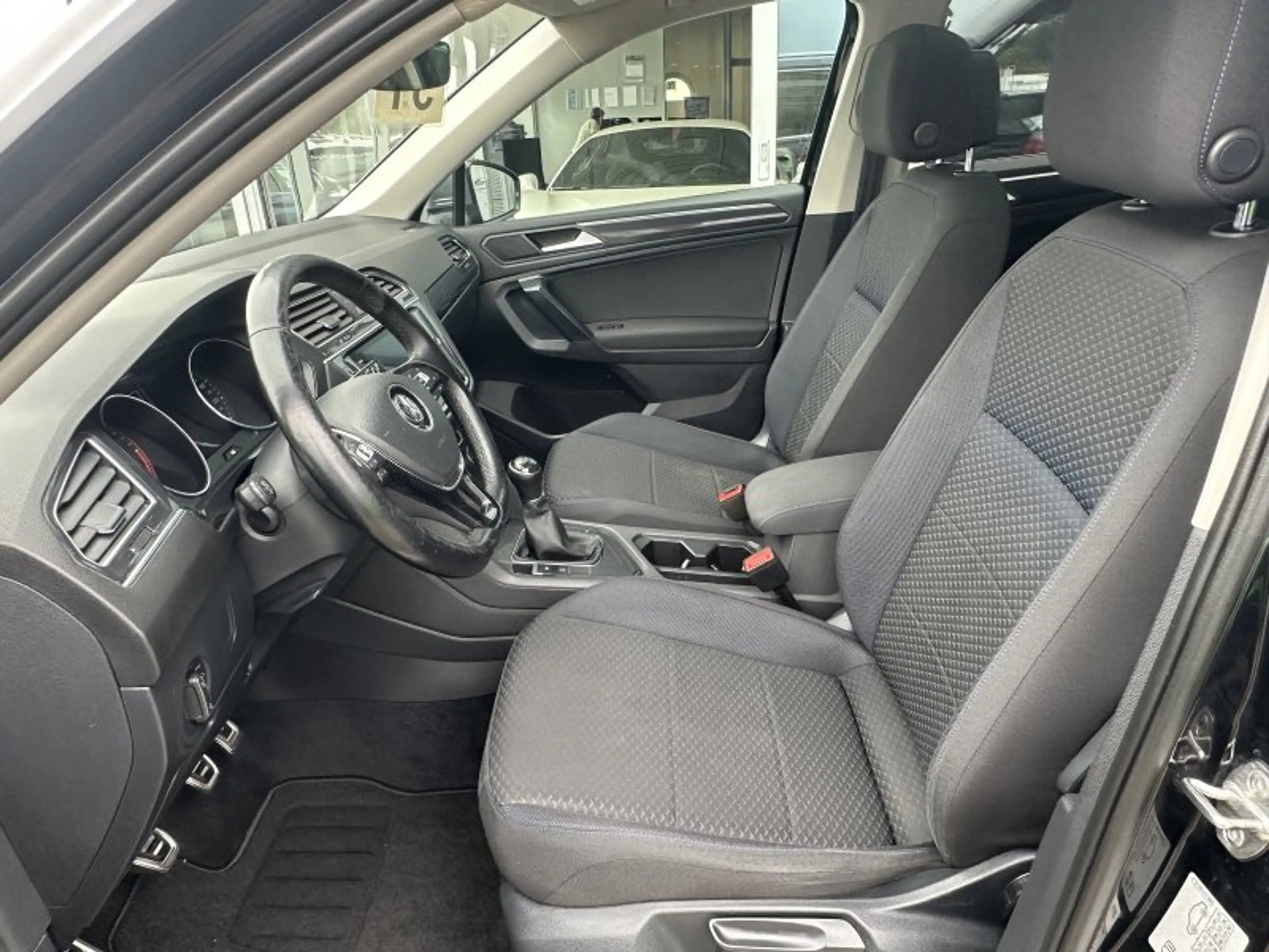 Volkswagen Tiguan Allspace 2.0 TDI United AHK Navi Pano ACC PDC Sitzheizung — photo 11