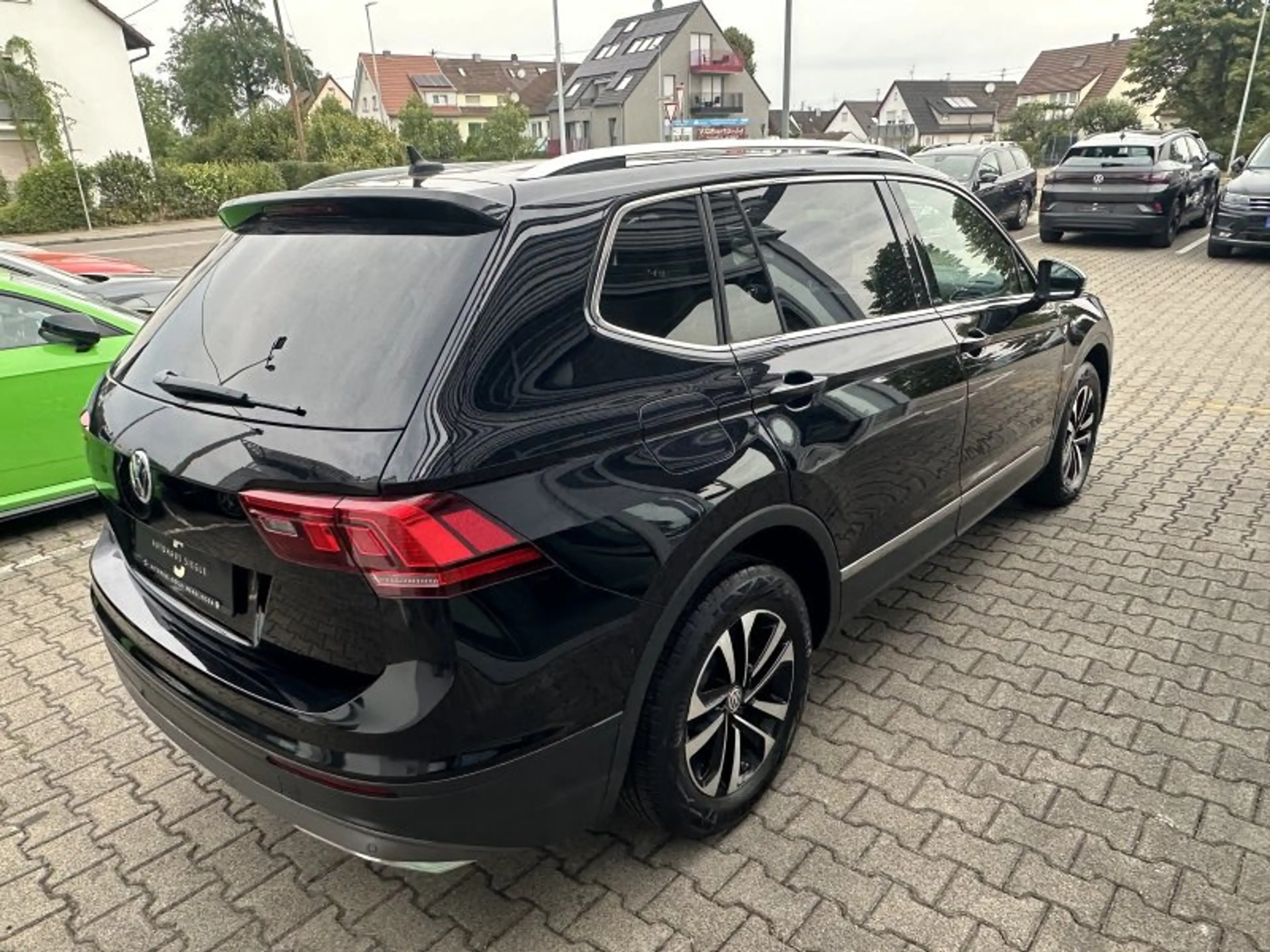 Volkswagen Tiguan Allspace 2.0 TDI United AHK Navi Pano ACC PDC Sitzheizung — photo 6
