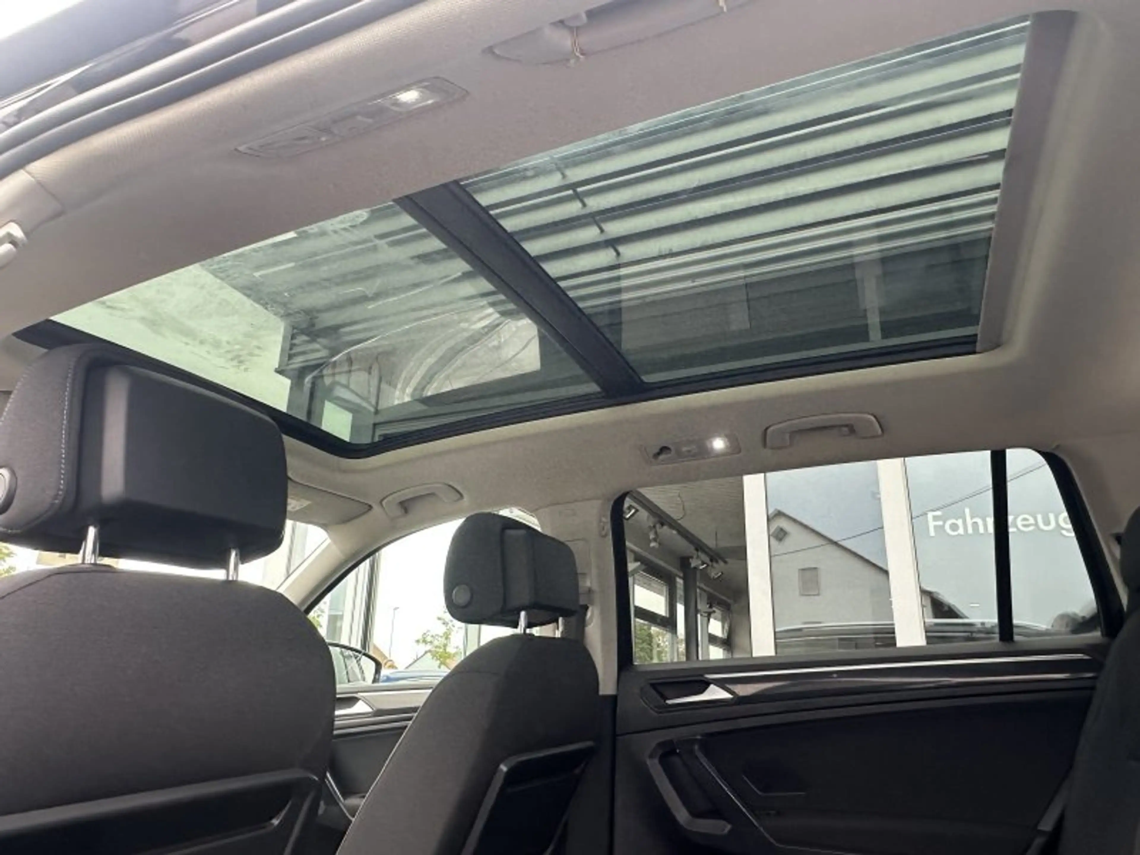 Volkswagen Tiguan Allspace 2.0 TDI United AHK Navi Pano ACC PDC Sitzheizung — photo 15