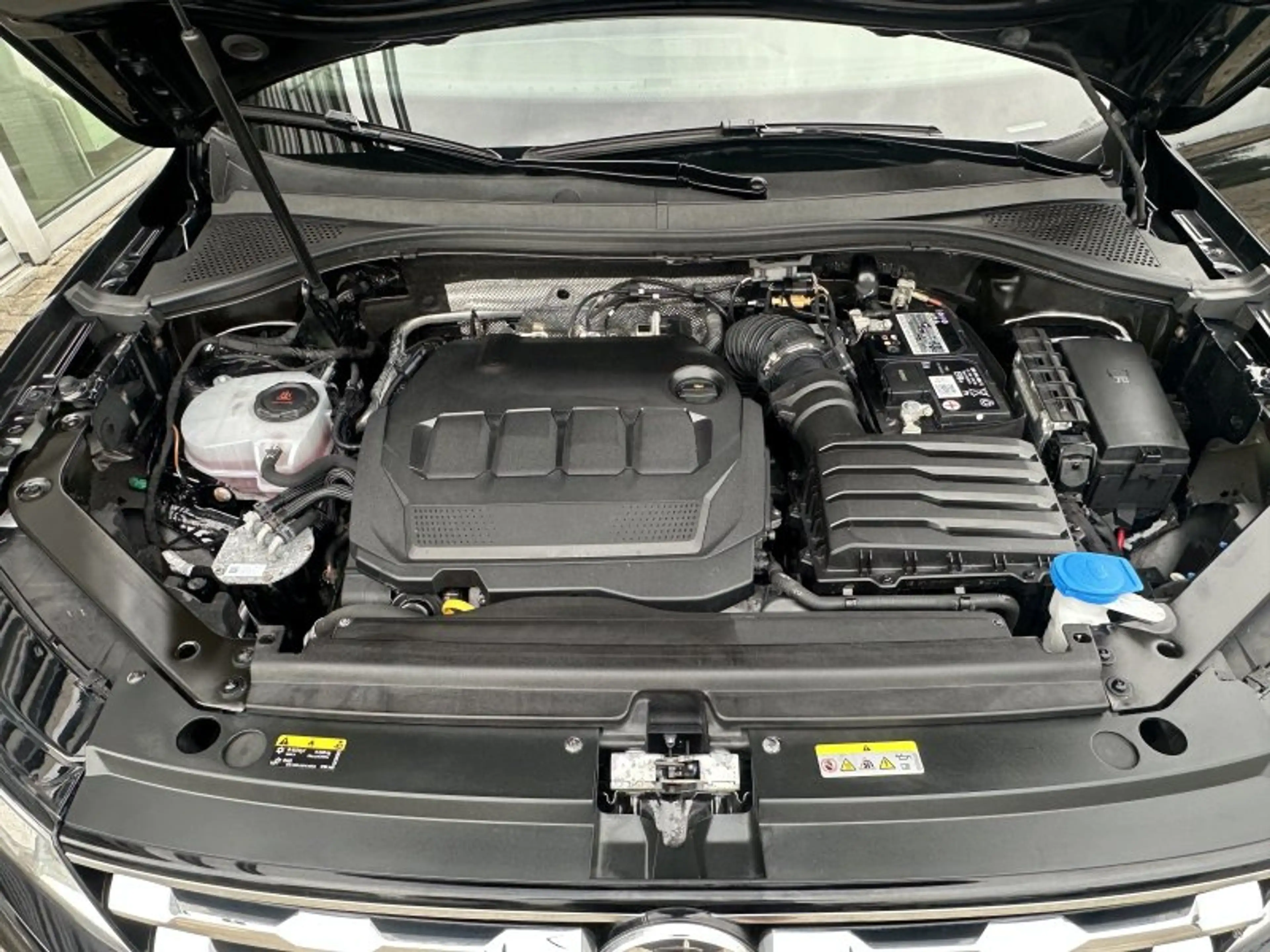 Volkswagen Tiguan Allspace 2.0 TDI United AHK Navi Pano ACC PDC Sitzheizung — photo 9