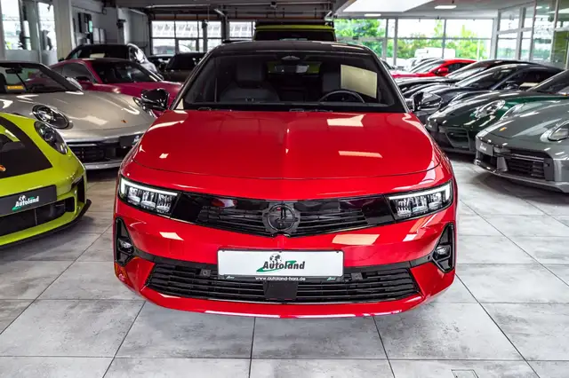 Opel Astra view 2