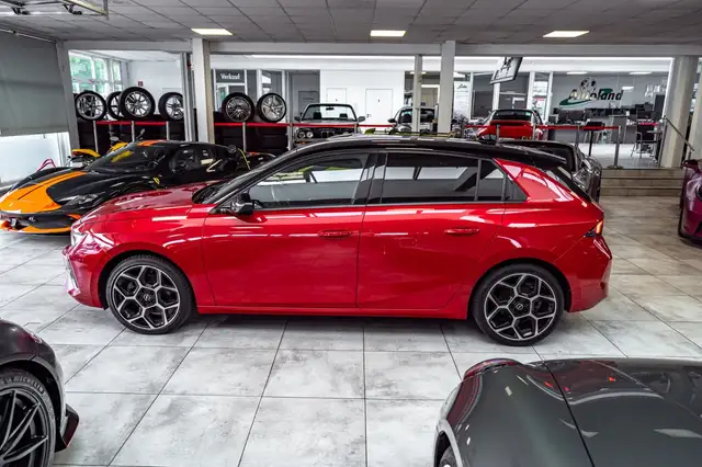 Opel Astra view 4