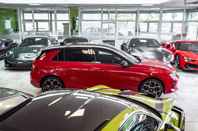 Opel Astra view 8