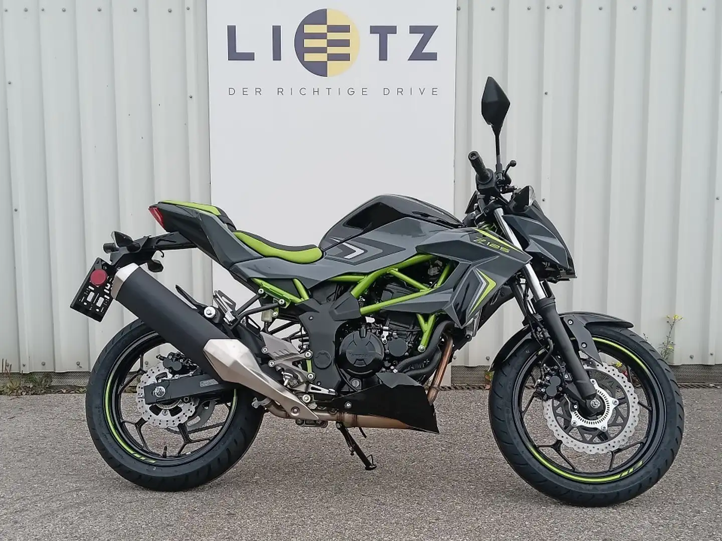 Kawasaki Z125 Zwart - 1