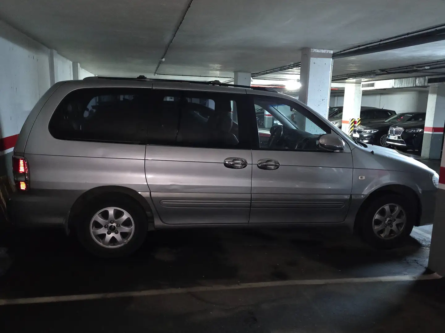 Kia Carnival Carnival 2.9CRDI EX EX Argent - 2