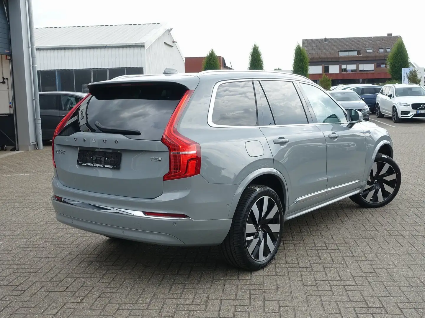 Volvo XC90 Plus Bright T8 AWD HUD/B&W/FOUR-C/AHK/360 Grau - 2