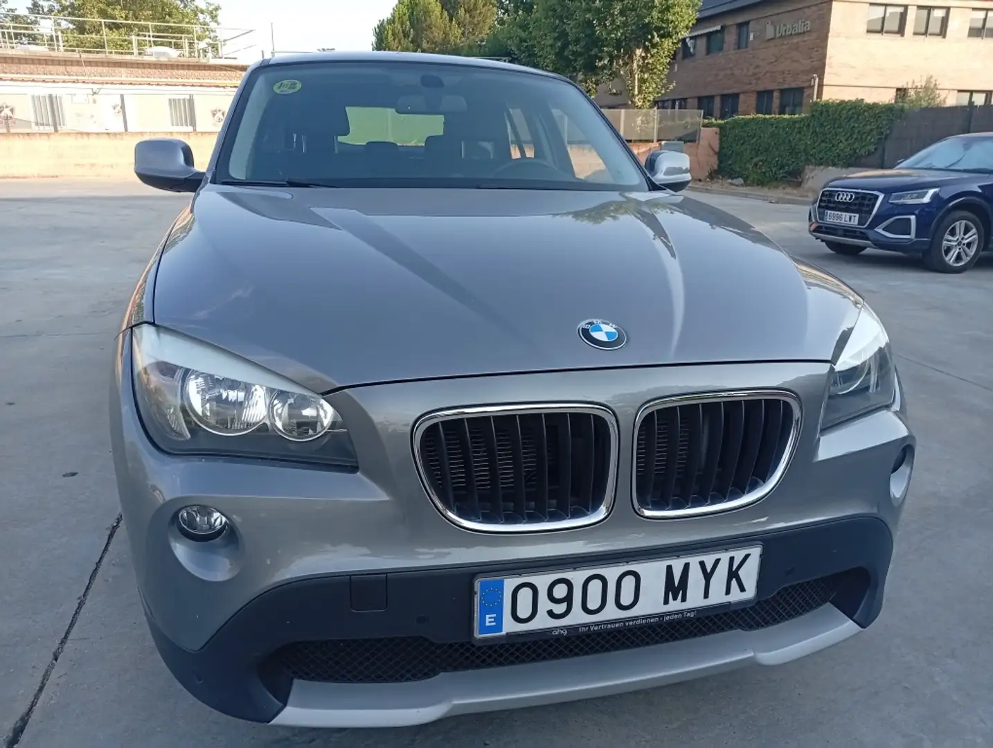 BMW X1 sDrive 18d Gris - 1