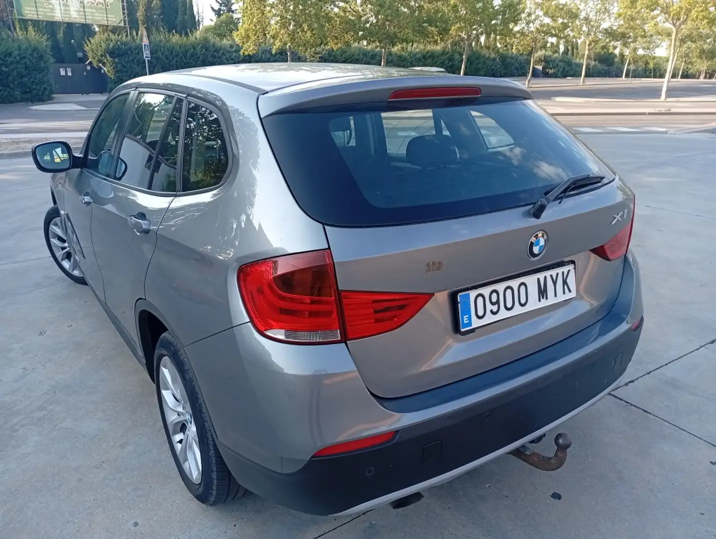 BMW X1 sDrive 18d Gris - 2