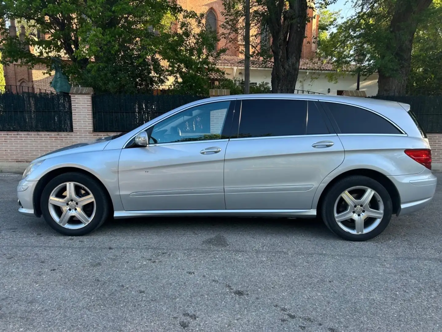 Mercedes-Benz R 320 500 L 4M Aut. Grijs - 2