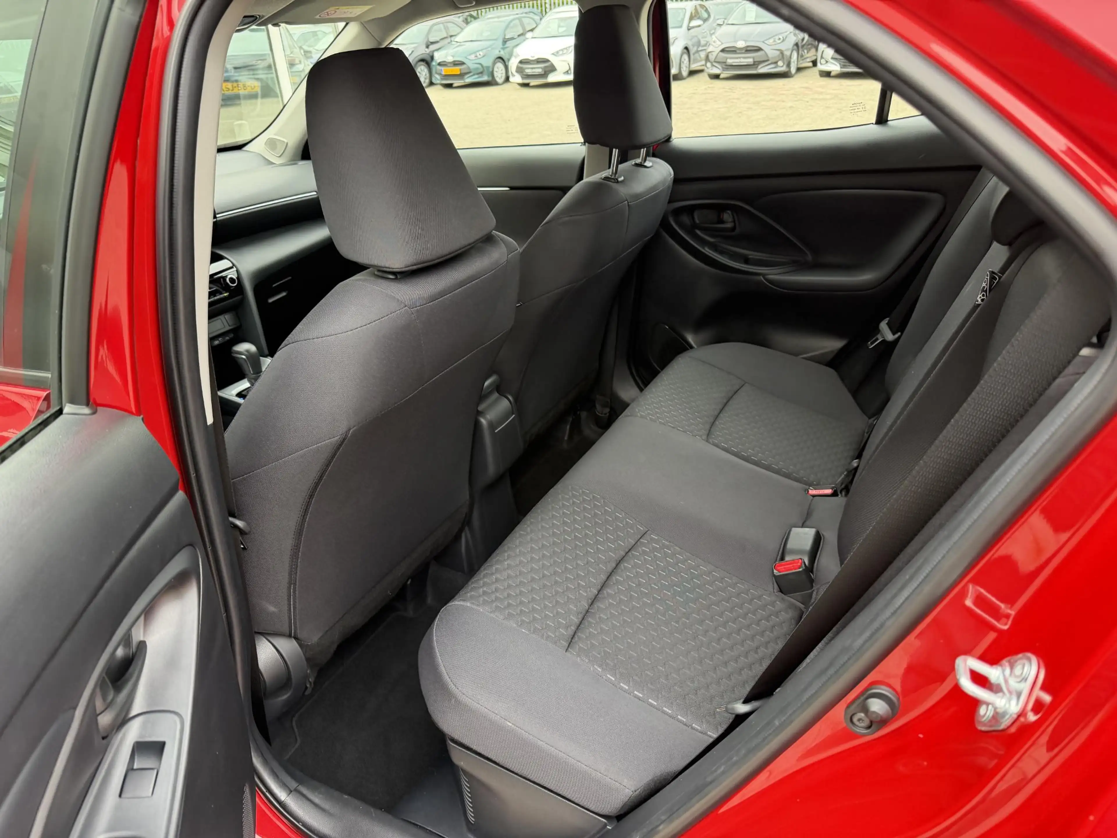 Toyota Yaris Cross 1.5 Hybrid 115 Active — photo 12