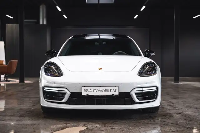 Porsche Panamera view 3
