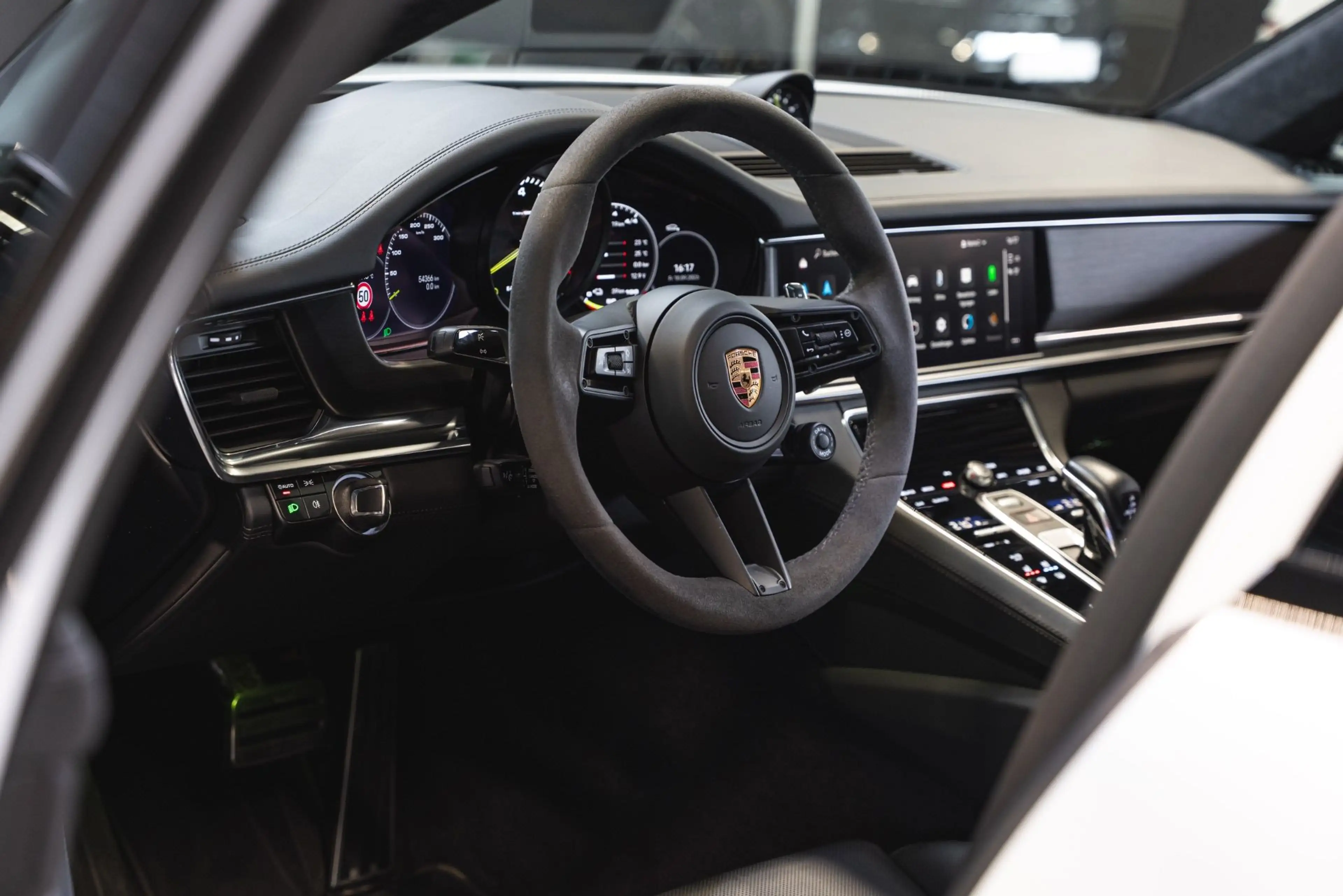 Porsche Panamera Sport Turismo // Sport Design // TOP — photo 13