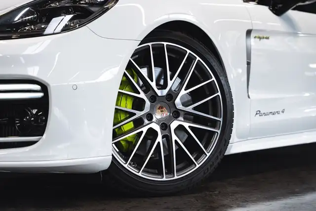 Porsche Panamera view 12