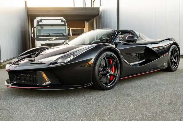 Ferrari LaFerrari Aperta - Nero Daytona - Delivery kilometers