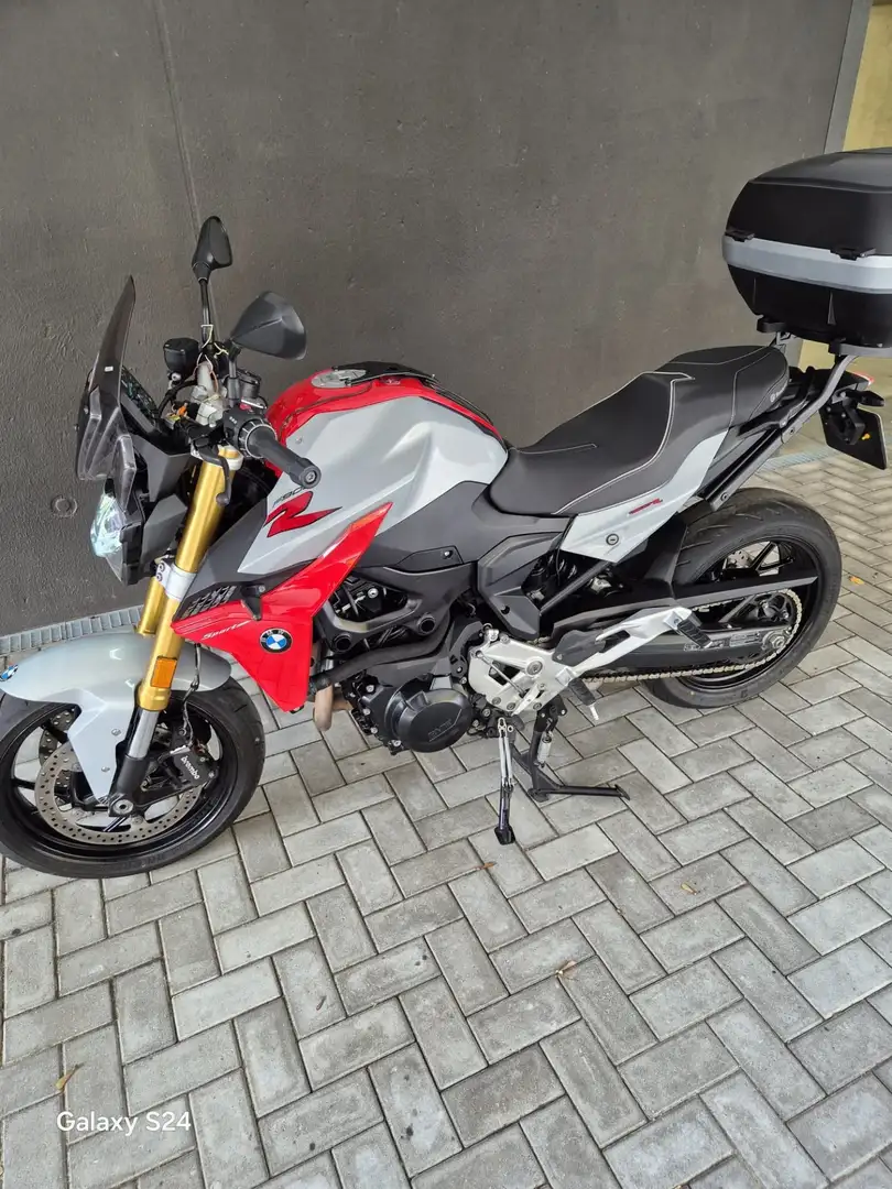 BMW F 900 R Червоний - 1