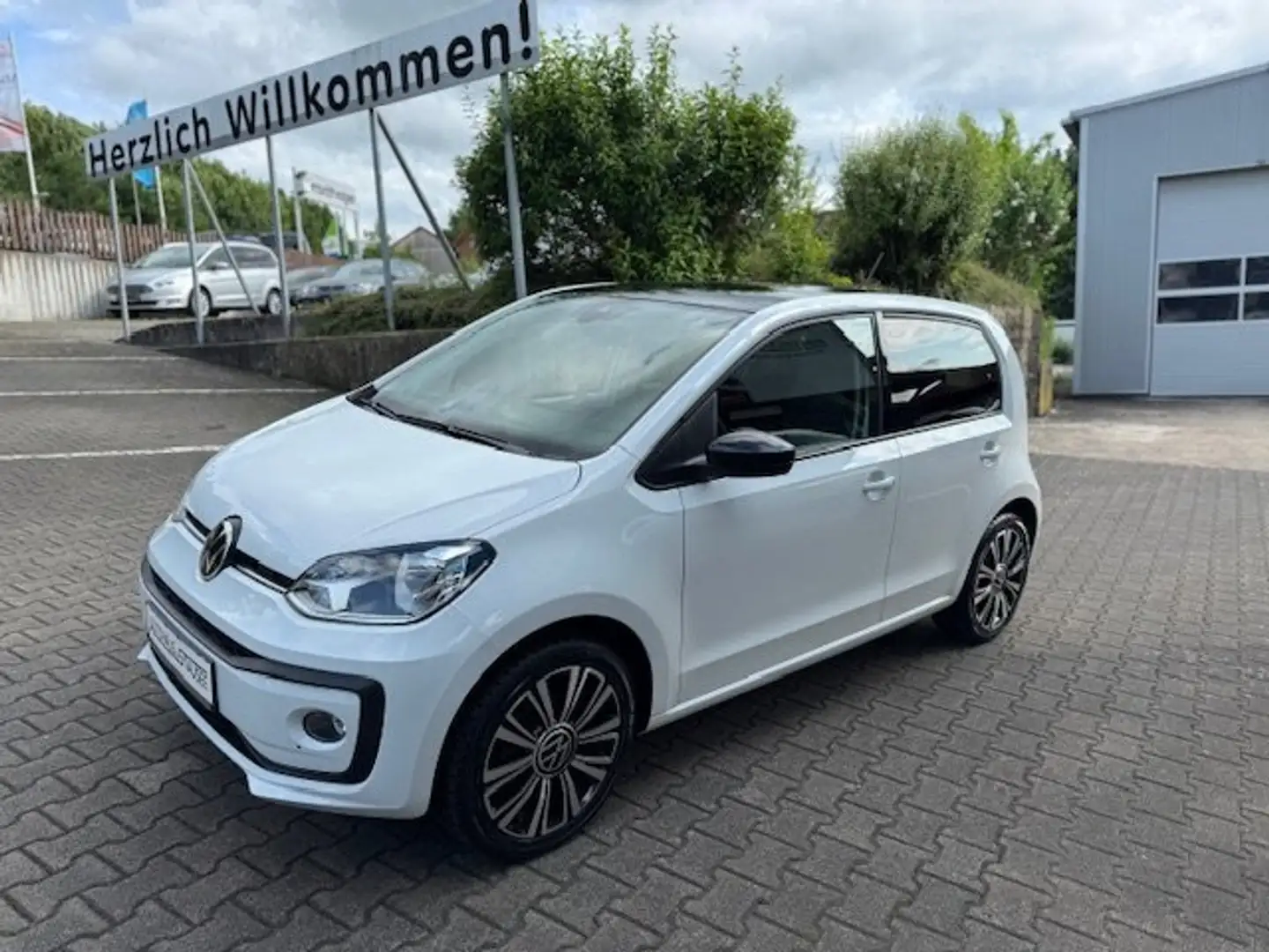 Volkswagen up! 1.0 Black Style *Alufelgen*8Fach Bereift*Sitzheizu Білий - 1
