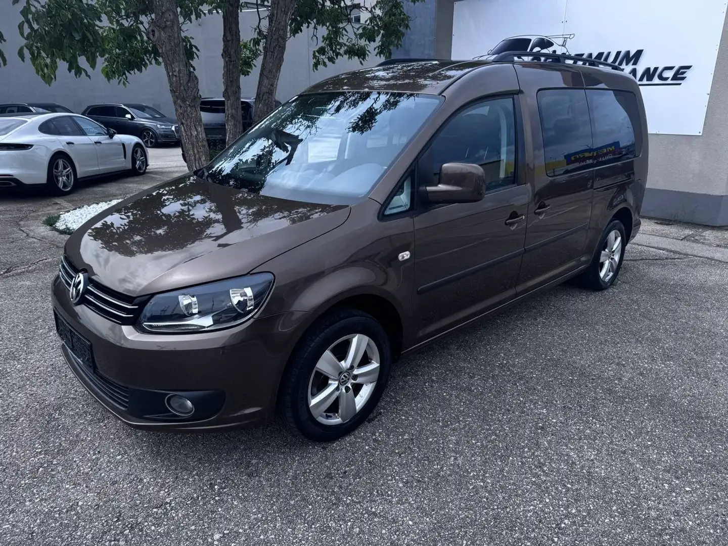 Volkswagen Caddy 1,6TDI Maxi Comfortline BMT Braun - 1