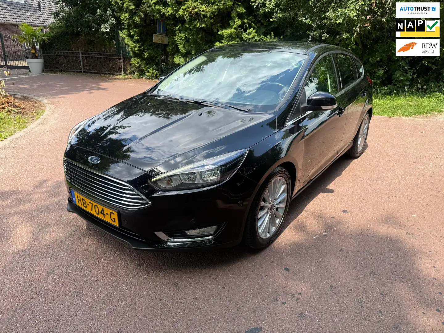 Ford Focus 1.0 Titanium Edition / Navi / Airco / cruisecontro Zwart - 1