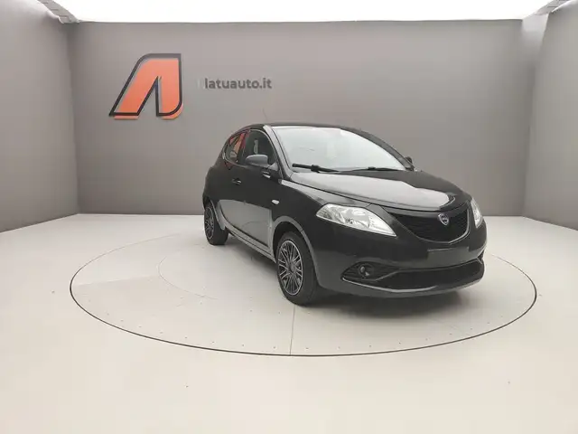Lancia Ypsilon view 3