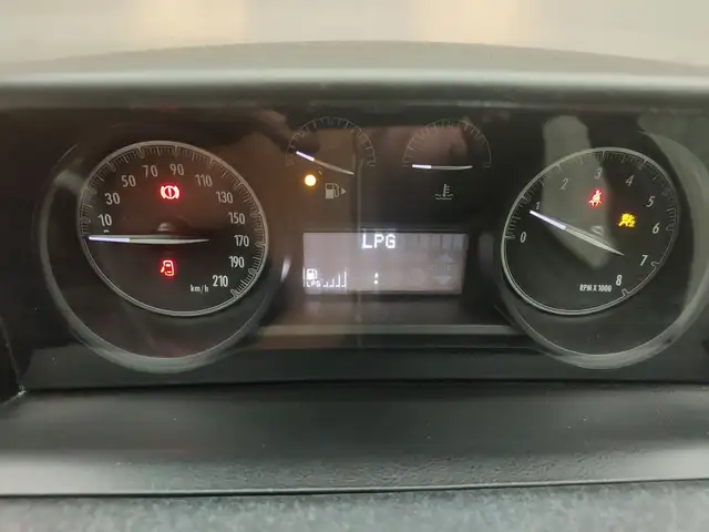 Lancia Ypsilon view 11