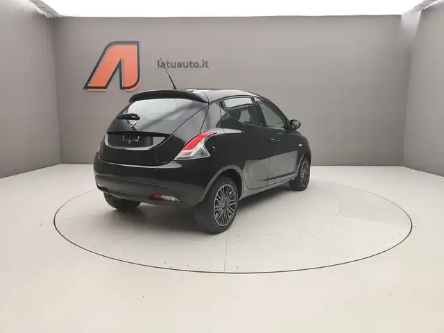 Lancia Ypsilon view 7