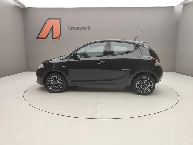 Lancia Ypsilon view 4