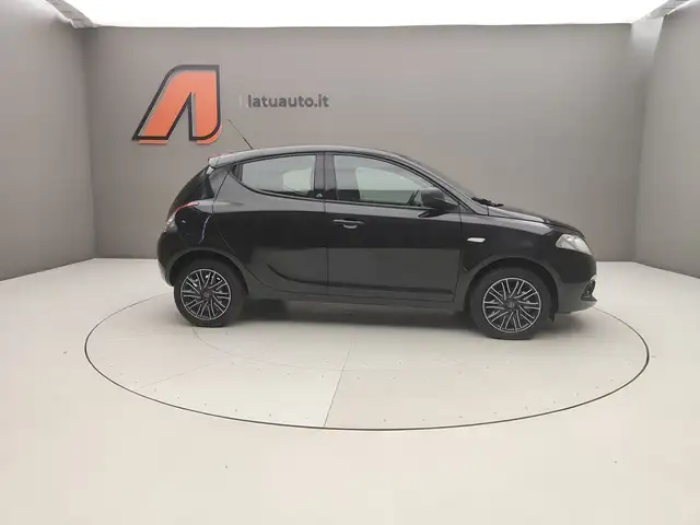 Lancia Ypsilon view 8
