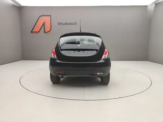 Lancia Ypsilon view 6