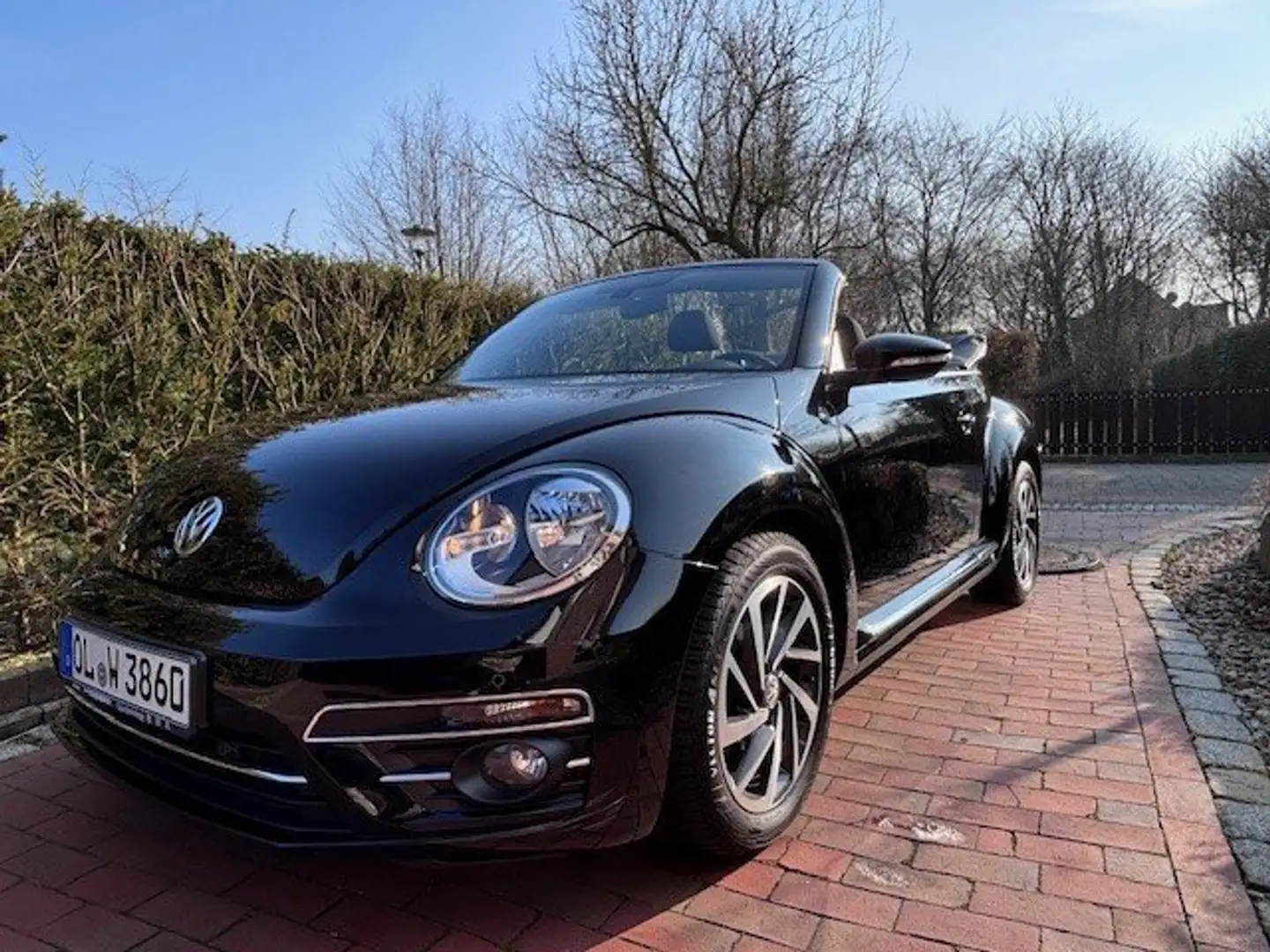 Volkswagen Beetle The Beetle Cabriolet 1.2 TSI (BlueMotionTech)Sound Schwarz - 1