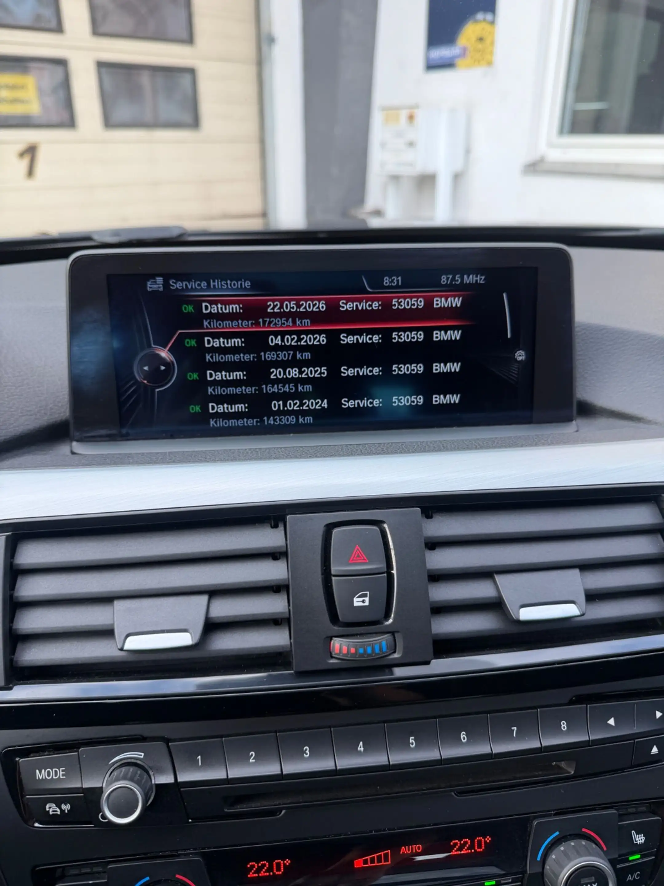 BMW 320 d Touring Comfort Navi Kamera AHK Panorama PDC — photo 4