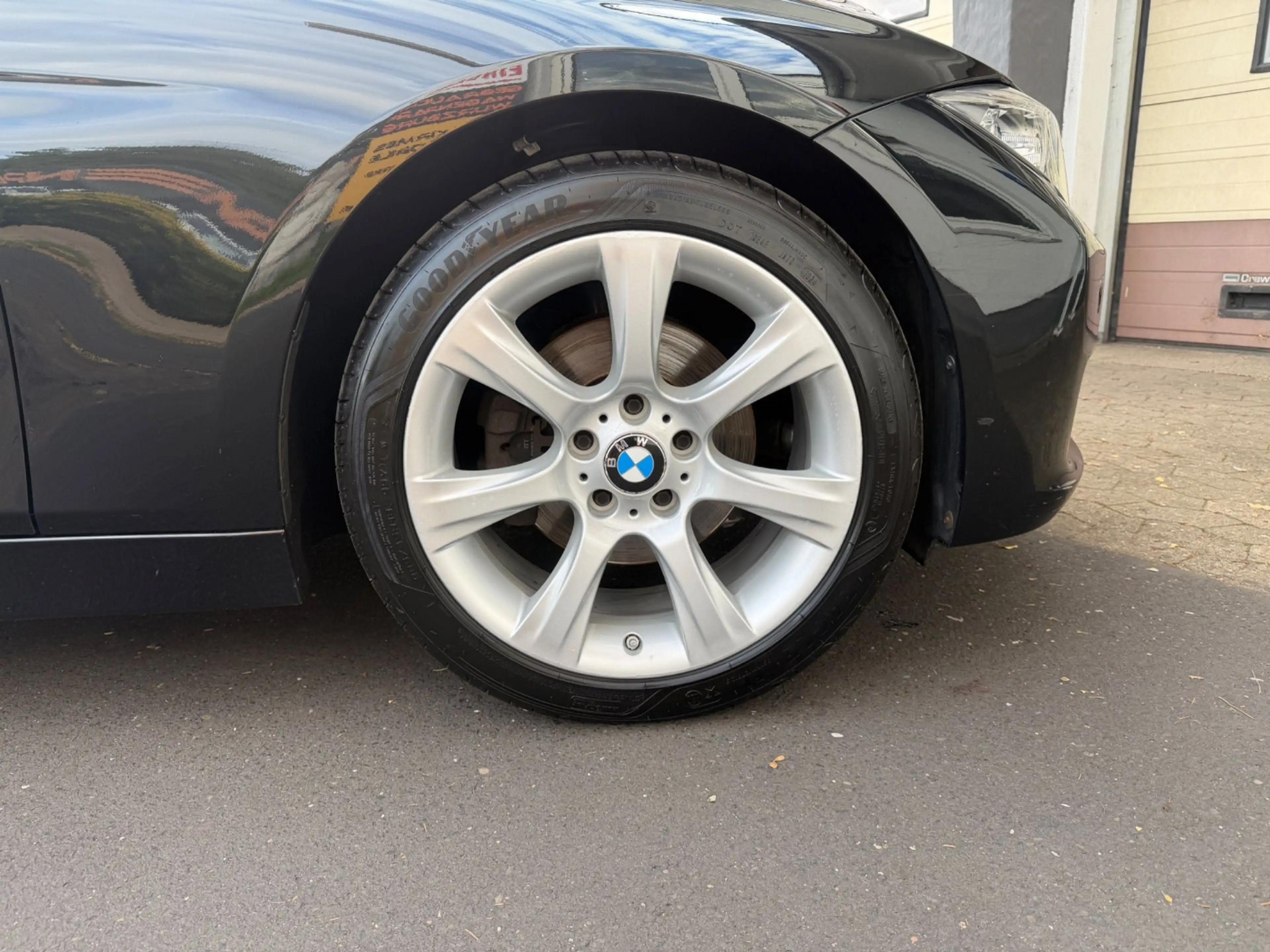 BMW 320 d Touring Comfort Navi Kamera AHK Panorama PDC — photo 10